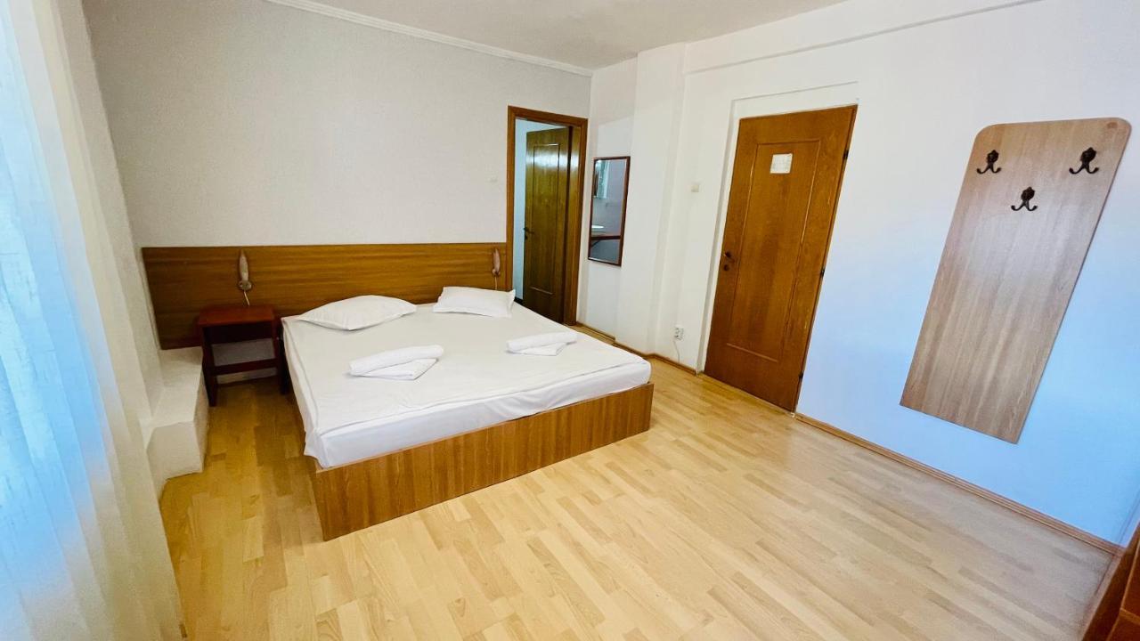 Pensiunea Luminita Buşteni エクステリア 写真